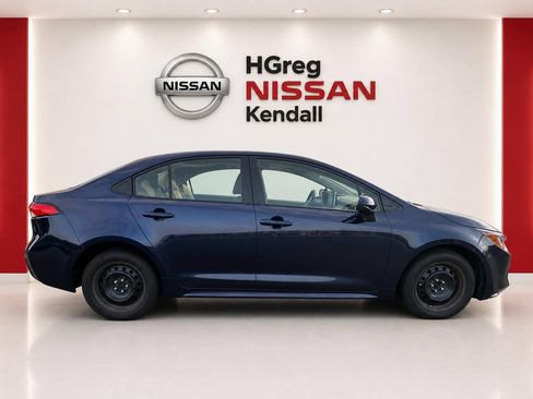 Used 2021 Toyota Corolla LE FWD image 7