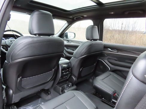 New 2026 Jeep Grand Cherokee L Limited image 23