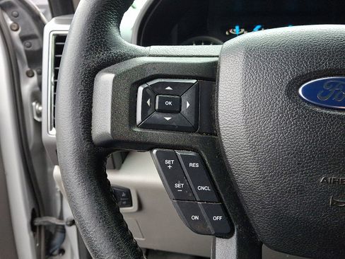 Used 2015 Ford F150 XLT w/ Equipment Group 302A Luxury image 21