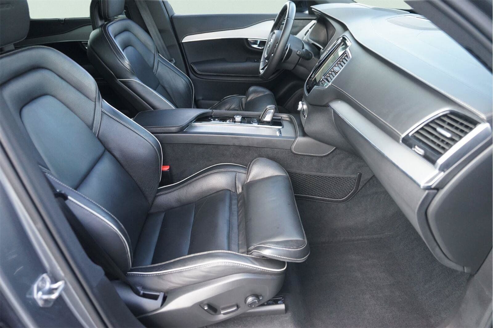 Used 2020 Volvo XC90 T8 R-Design w/ Protection Package Premier AWD/4WD image 21
