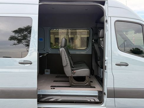 Used 2023 Mercedes-Benz Sprinter 2500 image 19