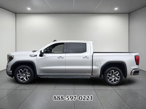 Used 2022 GMC Sierra 1500 SLE w/ X31 Off-Road Package AWD/4WD image 2
