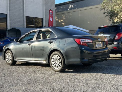 Used 2012 Toyota Camry LE image 4
