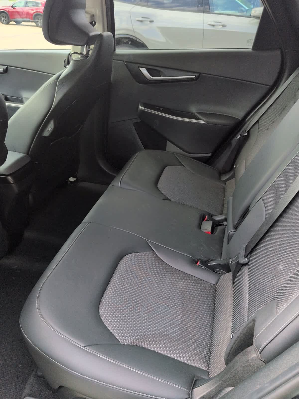 Used 2024 Kia EV6 Light RWD image 3