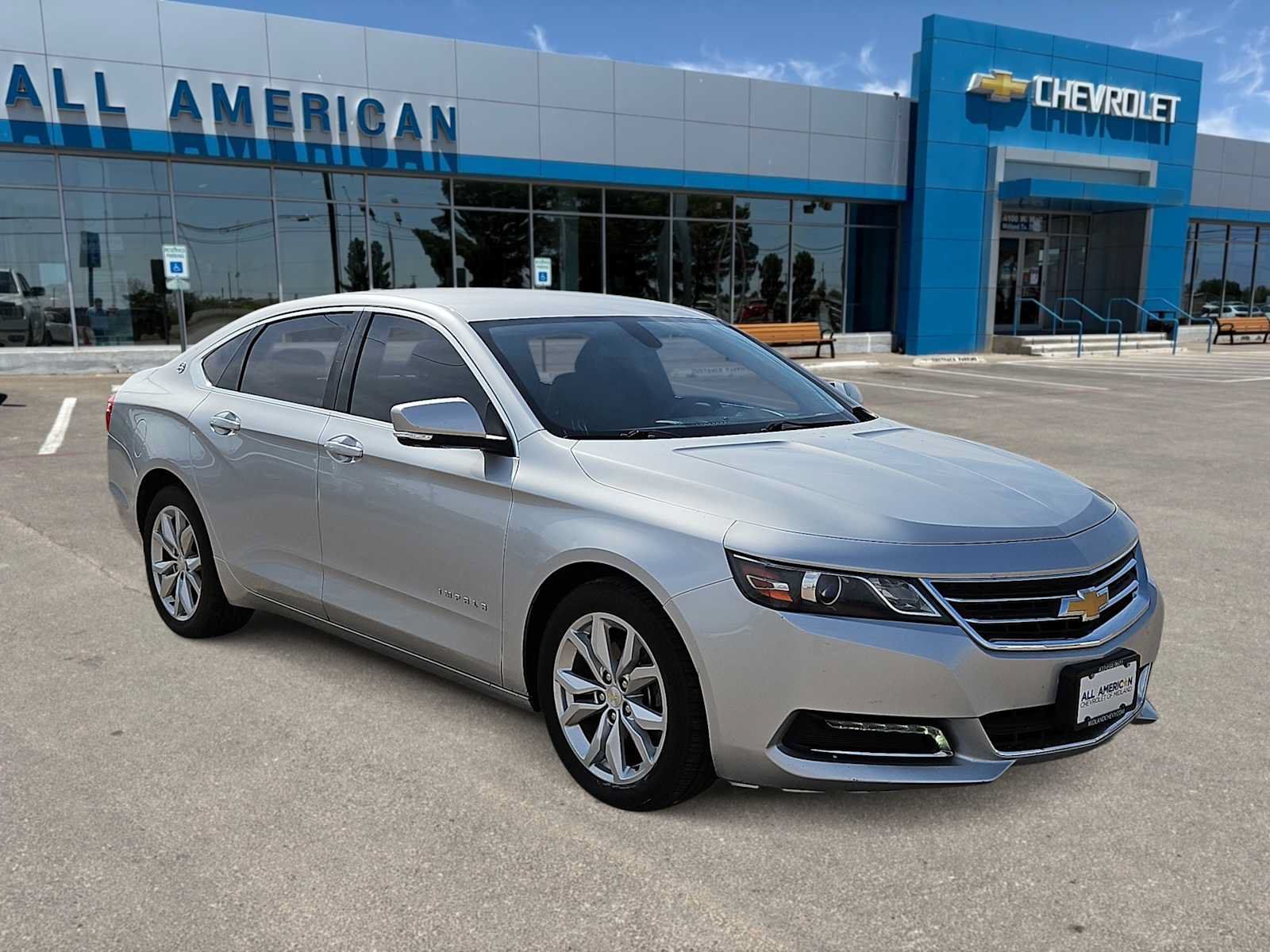 Used 2018 Chevrolet Impala LT FWD image 2