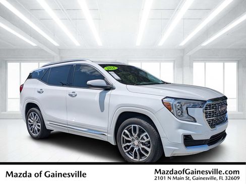Used 2024 GMC Terrain Denali AWD/4WD image 1