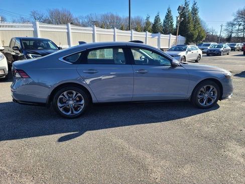 Used 2025 Honda Accord EX-L image 2