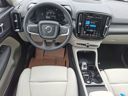 New 2026 Volvo XC40 B5 Plus w/ Climate Package AWD/4WD image 8