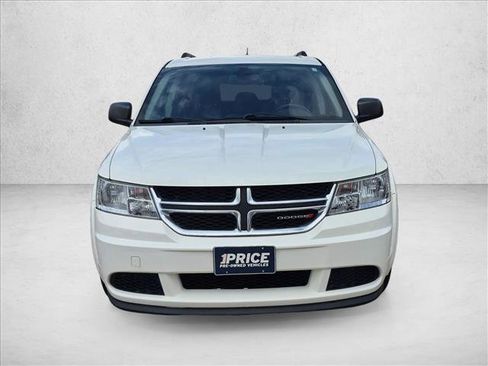Used 2018 Dodge Journey SE w/ Connectivity Group FWD image 2