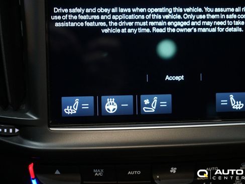 Used 2021 Maserati Levante GranLusso AWD/4WD image 24