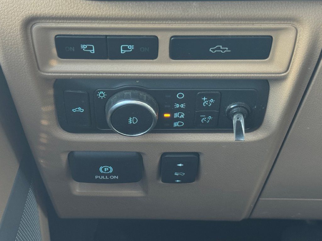 Used 2022 Ford F150 Lariat AWD/4WD image 23