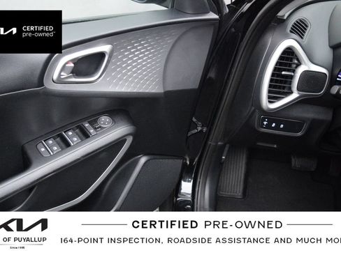 Certified 2025 Kia Soul LX w/ LX Technology Package FWD image 28