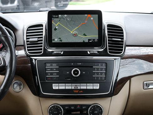 Used 2017 Mercedes-Benz GLE 350 4MATIC image 29