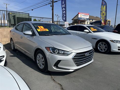 Used 2018 Hyundai Elantra SE w/ SE Connectivity Package 04 image 2