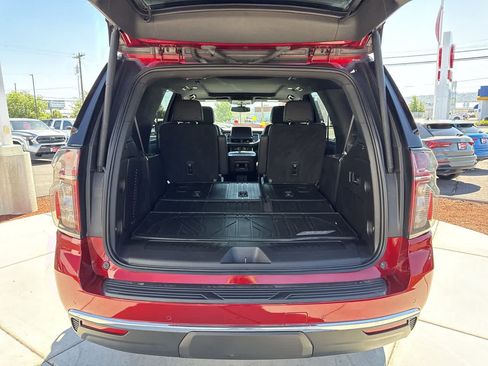 Used 2022 Chevrolet Tahoe LT w/ LT Signature Package AWD/4WD image 6