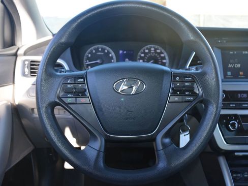 Used 2017 Hyundai Sonata SE image 17