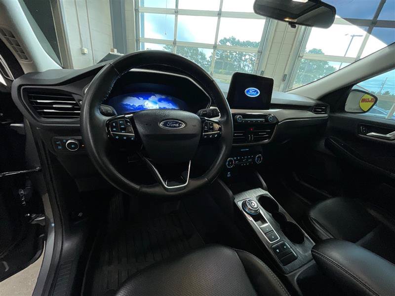 Used 2022 Ford Escape SEL w/ Technology Package FWD image 13