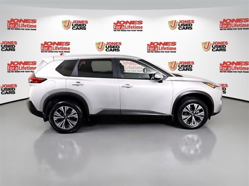 Certified 2023 Nissan Rogue SV image 17