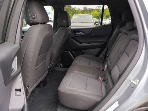 Certified 2025 Chevrolet Equinox LT FWD image 10