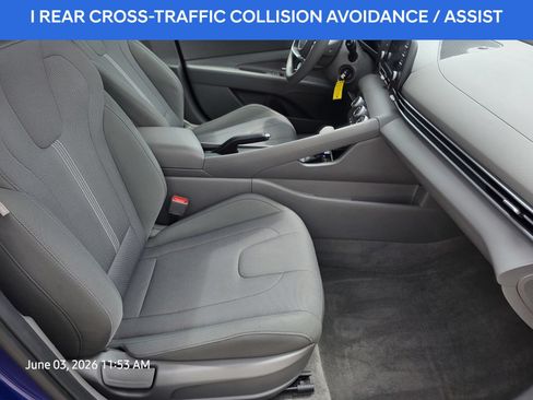 Certified 2025 Hyundai Elantra SE FWD image 13