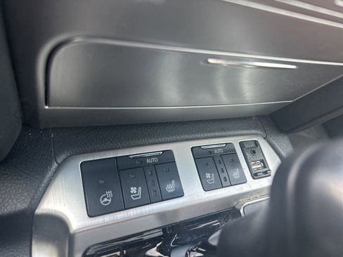 Used 2021 Toyota Land Cruiser image 21