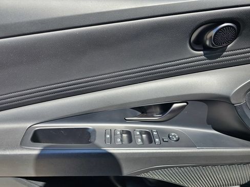 Certified 2025 Hyundai Elantra Sport FWD image 22