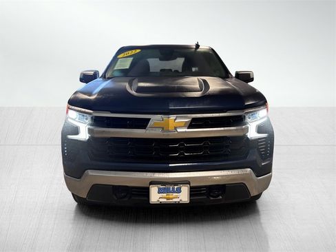 Used 2022 Chevrolet Silverado 1500 LT image 2