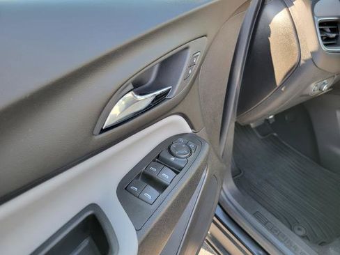 Used 2024 Chevrolet Equinox LS w/ LS Convenience Package image 10