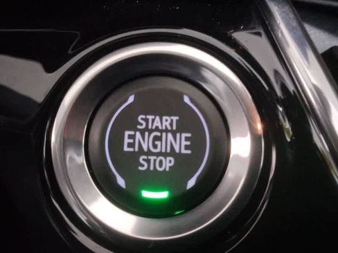 Used 2024 Chevrolet Trax RS w/ Sunroof Package image 34