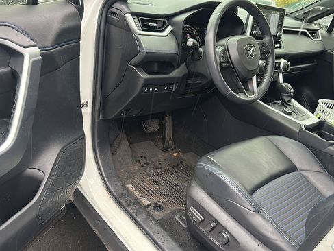 Used 2020 Toyota RAV4 XSE AWD/4WD image 6