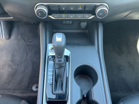 Used 2025 Nissan Altima 2.5 SV image 41