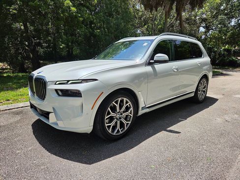 Used 2026 BMW X7 xDrive40i AWD/4WD image 3