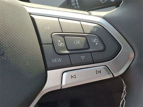 New 2025 Volkswagen Taos SEL image 19