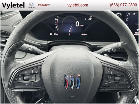 Used 2024 Buick Envista Preferred image 19