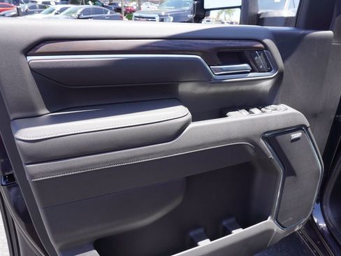 New 2025 GMC Sierra 2500 SLT w/ SLT Convenience Package image 15