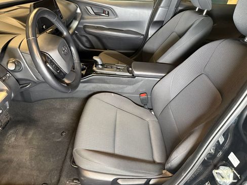 Used 2024 Toyota Prius LE FWD image 20