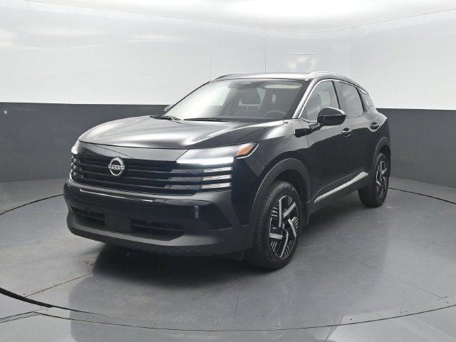 Used 2026 Nissan Kicks SV FWD image 2