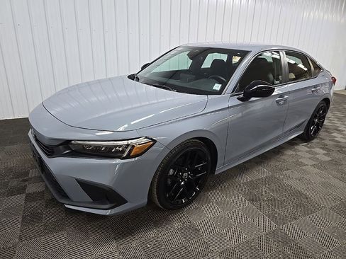 Used 2023 Honda Civic Sport image 8