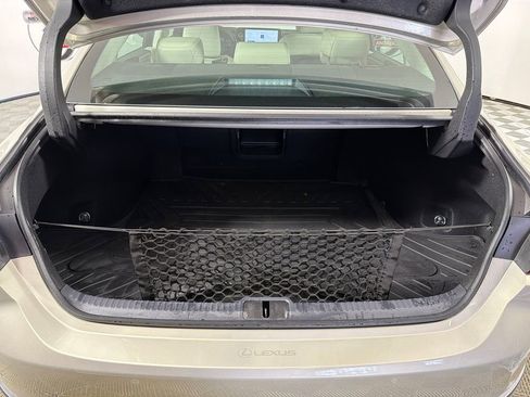 Used 2025 Lexus ES 300h w/ Premium Package image 19