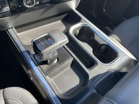 Used 2022 Chevrolet Silverado 1500 LT Trail Boss w/ Convenience Package II image 29