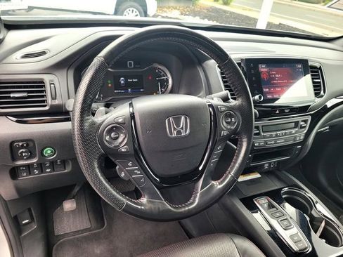 Used 2023 Honda Ridgeline Black Edition image 12