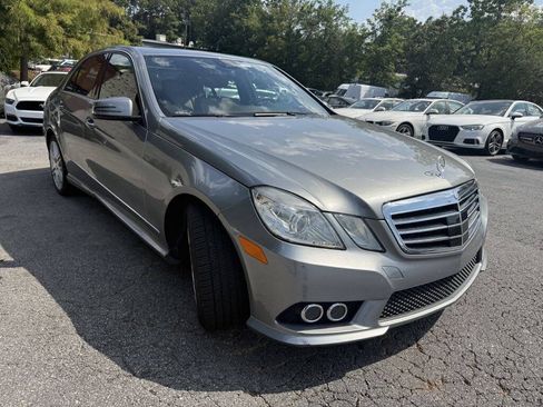 Used 2010 Mercedes-Benz E 550 Sedan w/ Premium 1 Pkg image 3
