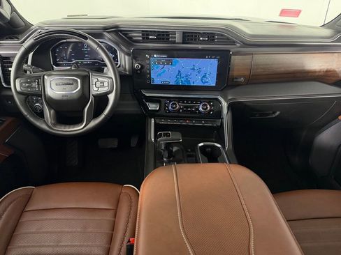 Used 2025 GMC Sierra 1500 Denali Ultimate image 12