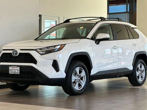 Certified 2025 Toyota RAV4 XLE FWD image 8
