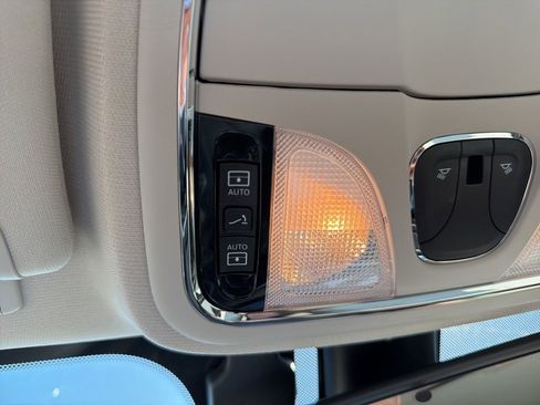 Used 2018 Jeep Cherokee Overland w/ Technology Group AWD/4WD image 52