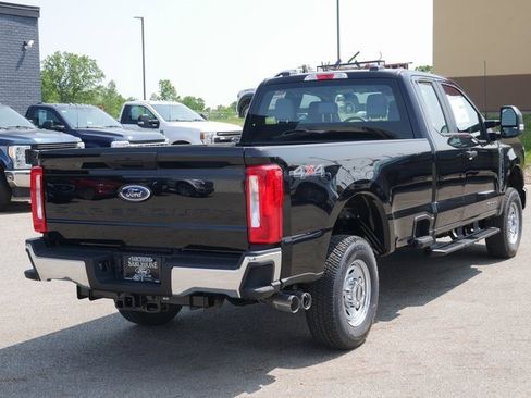 New 2025 Ford F250 XL w/ XL Chrome Package image 10