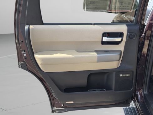 Used 2016 Toyota Sequoia Limited w/ Safety & Convenience Package image 41