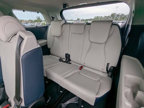 New 2026 Kia Carnival SX FWD image 23