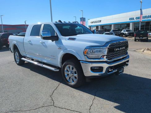 Used 2024 RAM 2500 Limited image 2
