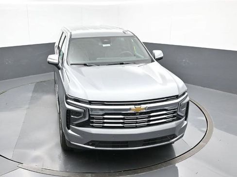 New 2025 Chevrolet Suburban Premier image 24